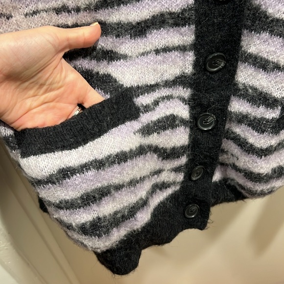 RE/DONE 90s Oversized Cardigan in Tiger Intarsia Black Purple S - Picture 4 of 8